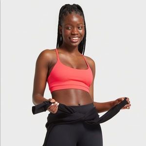 *SOLD* Gymshark NWT Focus Bralette — Pink